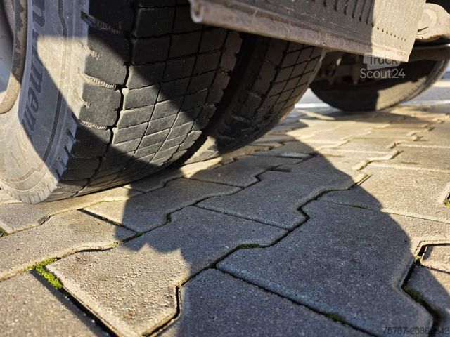 Transportador con plataforma y toldo IVECO 80-220 Eurocargo, Gardine, Ladebordwand, 1.Hand