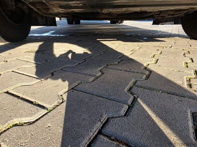 Transportador con plataforma y toldo IVECO 80-220 Eurocargo, Gardine, Ladebordwand, 1.Hand