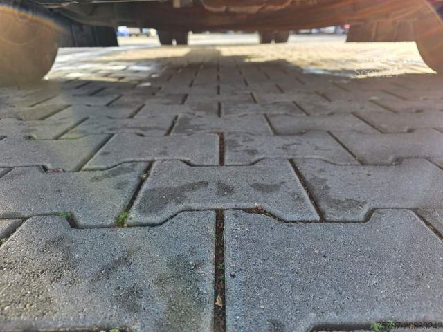 Transportador con plataforma y toldo IVECO 80-220 Eurocargo, Gardine, Ladebordwand, 1.Hand