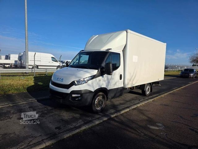 Vrachtwagen met bakwagen IVECO 35S15/ 35-150 Koffer, Klima, manuelle Schaltung