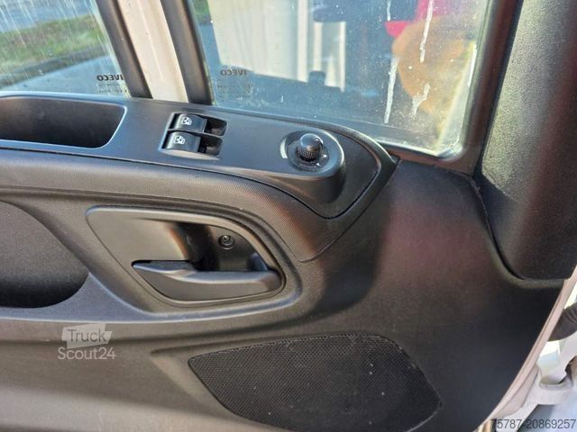 Vrachtwagen met bakwagen IVECO 35S15/ 35-150 Koffer, Klima, manuelle Schaltung