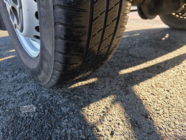 Dostavno vozilo s kesonom IVECO 35S15/ 35-150 Koffer, Klima, manuelle Schaltung