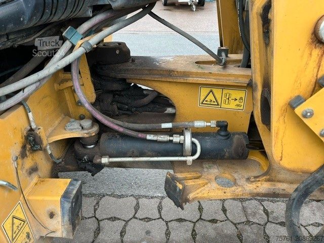 Φορτωτής με ελαστικά CATERPILLAR 908M