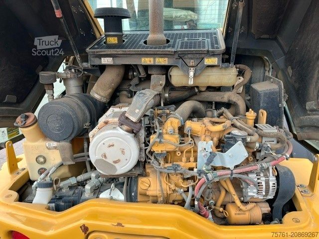 Φορτωτής με ελαστικά CATERPILLAR 908M