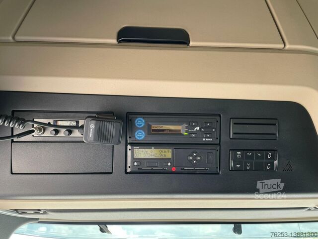 Стандартний тягач Mercedes-Benz Actros 1845 LS KlimaA STH Luft AUT AHK SpurH
