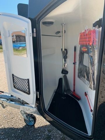 Prikolica za prevoz konj BÖCKMANN Comfort, Aluboden, Trittschutz seitl.