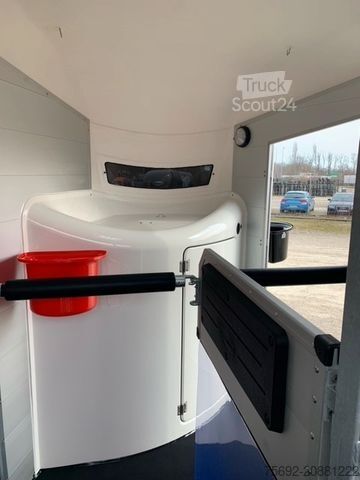 Prikolica za prevoz konj BÖCKMANN Portax SKA, große SK von außen bedienbar