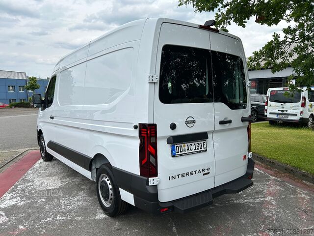 Furgão de painéis Nissan Interstar EV Kasten 87KWH 35 L2H2 3.5t FWD N-Connecta