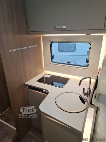 Інтегрований автокемпер CARADO I 447