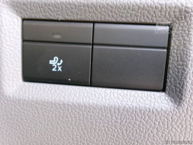 Miniautocarro FORD Transit Custom 320L2 Limited Kombi AT AHK 2xSTür