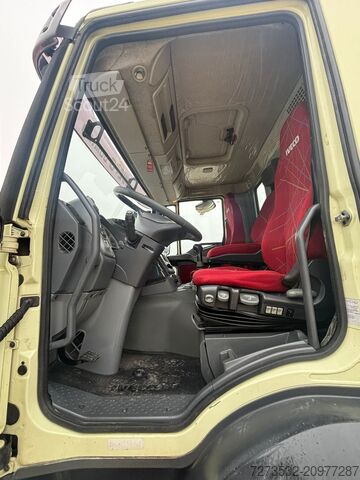 Grue montée sur camion IVECO TRAKKER 260T45W 6X6