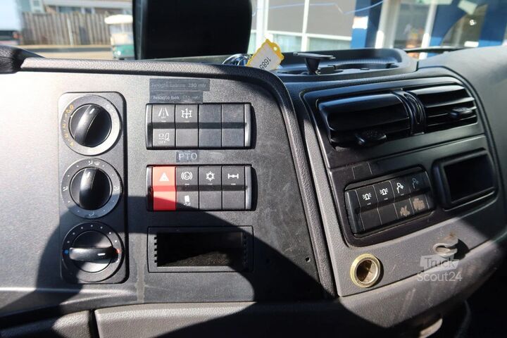 Vozilo za prevoz automobila Mercedes-Benz Atego 1221 1221 L  Takel wagen 6 Persoons