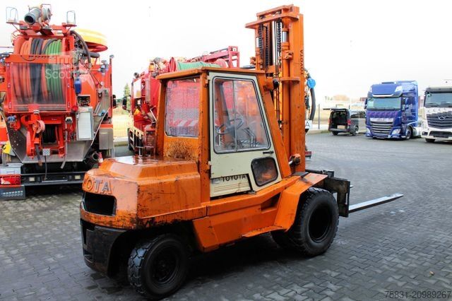 Chariot élévateur tout-terrain TOYOTA FD 45 Geländestapler Diesel 4,5 tonnen
