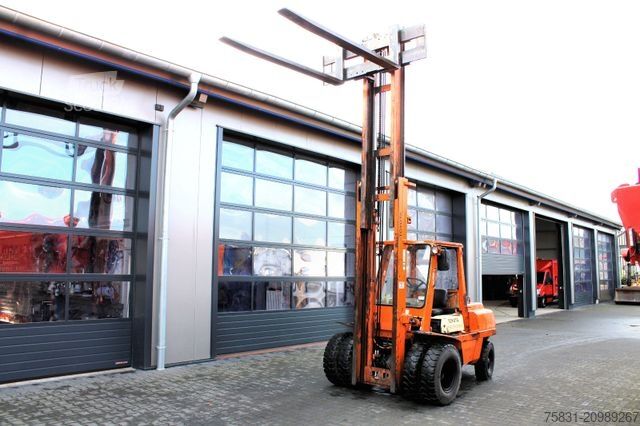 Chariot élévateur tout-terrain TOYOTA FD 45 Geländestapler Diesel 4,5 tonnen
