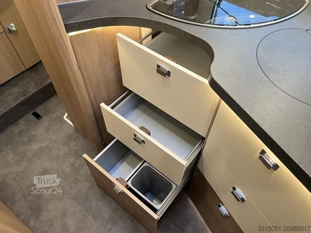 Camping-car semi-intégré MALIBU T 500 RB QB MJ25+ACC+Markise+Backo.+Kaffeem.