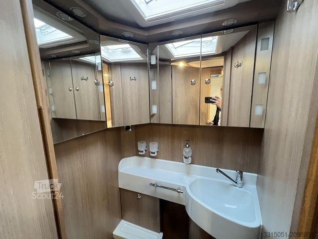 Camping-car semi-intégré MALIBU T 500 RB QB MJ25+ACC+Markise+Backo.+Kaffeem.