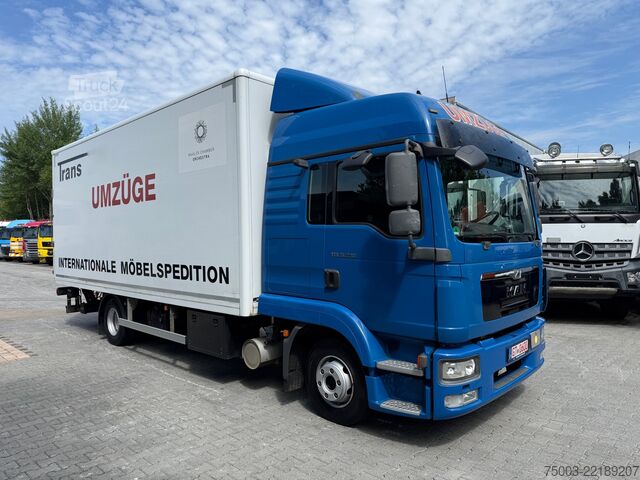Transporter mit Koffer MAN TGL 8.220 / 6 Personen