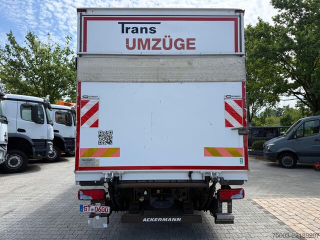 Transporter mit Koffer MAN TGL 8.220 / 6 Personen