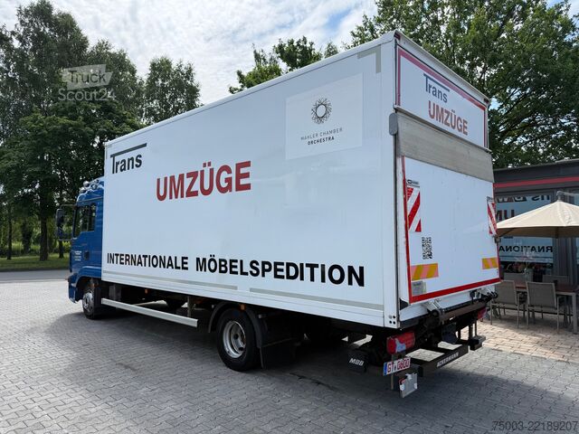 Transporter mit Koffer MAN TGL 8.220 / 6 Personen
