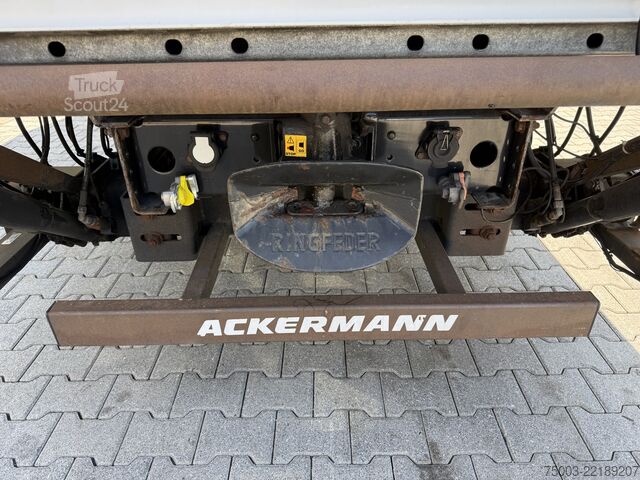 Transporter mit Koffer MAN TGL 8.220 / 6 Personen