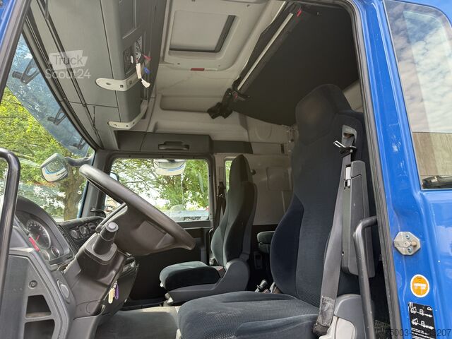 Transporter mit Koffer MAN TGL 8.220 / 6 Personen
