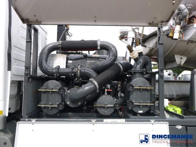 Засмукващо превозно средство Mercedes Actros 2541 6x2 RHD E5 Huwer vacuum tank / hydr...