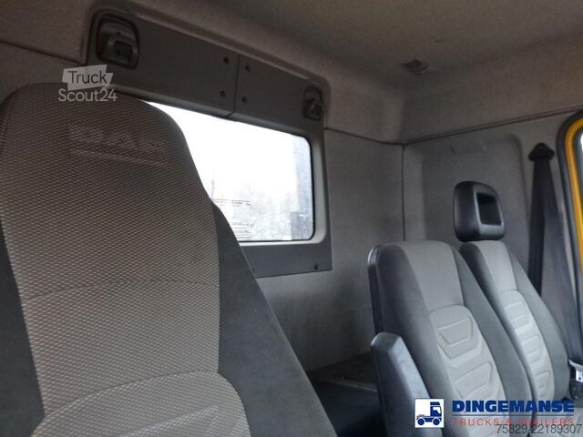 Veicolo di aspirazione DAF LF 55.220 4x2 RHD Whale vacuum tank 7.5 m3
