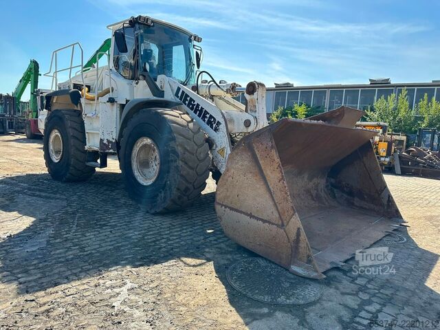 Τροχοφόρος φορτωτής Liebherr Liebherr L 576