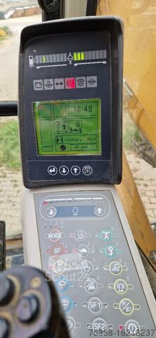 Excavator pe roți Lieherr A 900 C LITRONIC