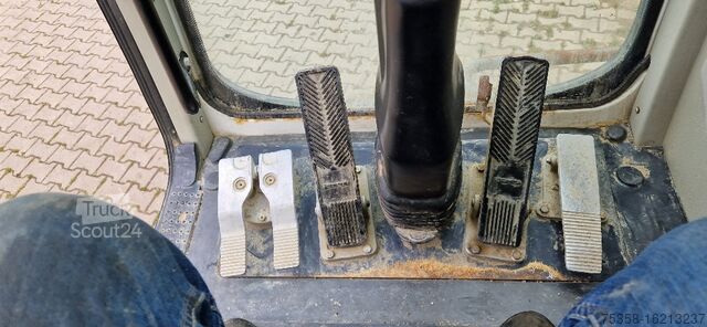 Excavator pe roți Lieherr A 900 C LITRONIC
