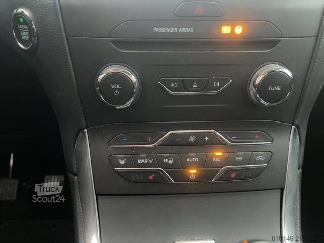 Minibus FORD S-MAX S-Max 2.0L TDCI ACC TWA AHK KeyLess PDC