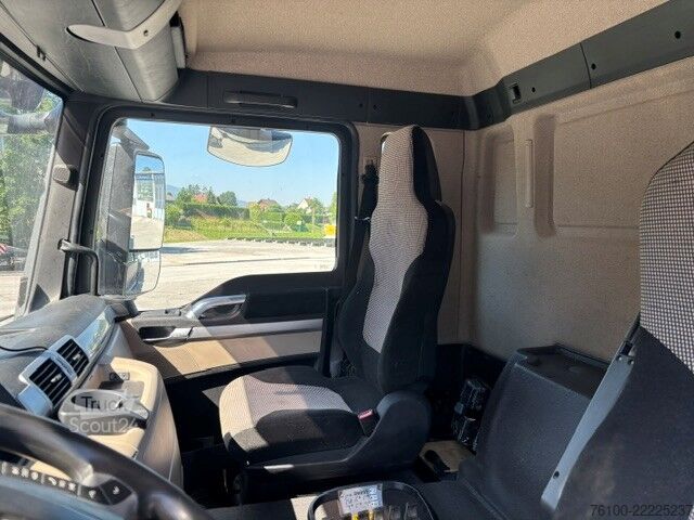 Trostrani kiperski kamion MAN TGS 35.500 Kipper Heckkran abn. PK 22002