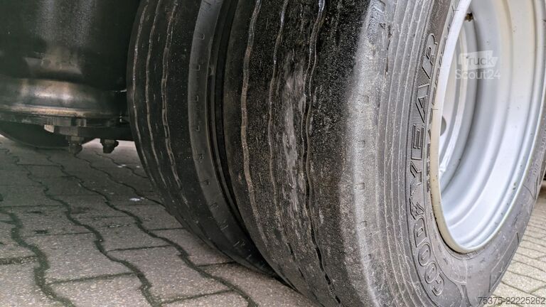 Nízkopodlažný náves Langendorf SATUE 30/31   SATUE 30 - 9,40 m Achsschenkellenkung an der 2. und 3. Achse