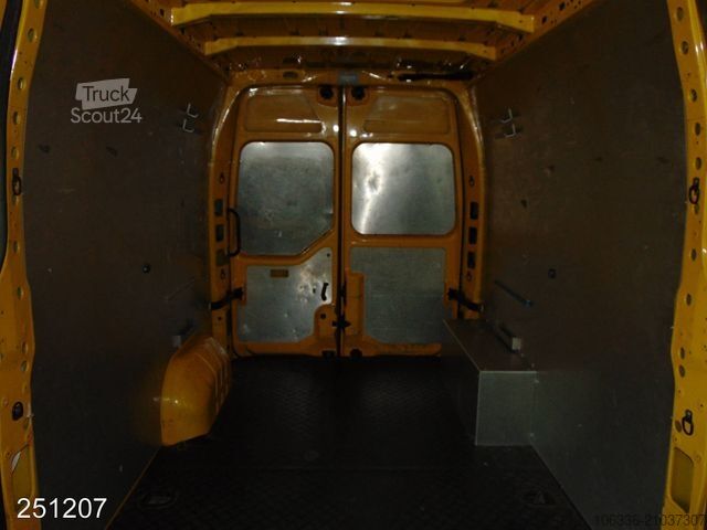 High top van RENAULT Master 2.3 dCi 135 L3H2 -Kamera-