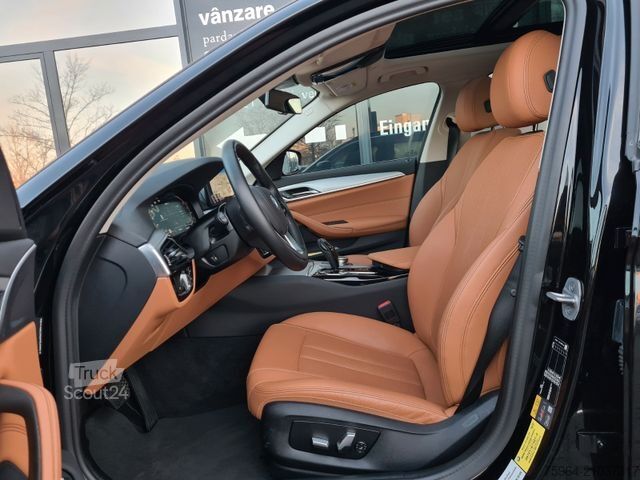 Minibus BMW 530 e T - DriAssPro - PANO - CAM - AHK - HUD