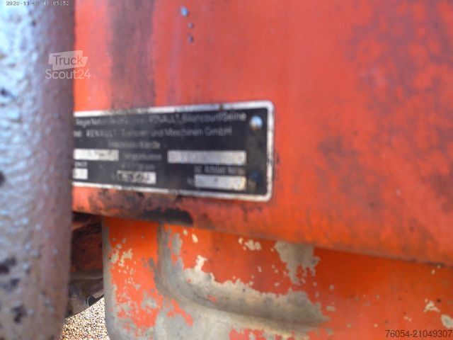 Tracteur RENAULT R88