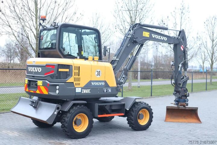 Pelle sur roues Volvo EW60E | 117 HOURS | ROTOTILT + GRIPPER | BUCKET...