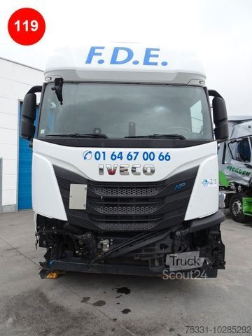 Standard tractor unit IVECO 460 S WAY NP LNG ACTIVE SPACE