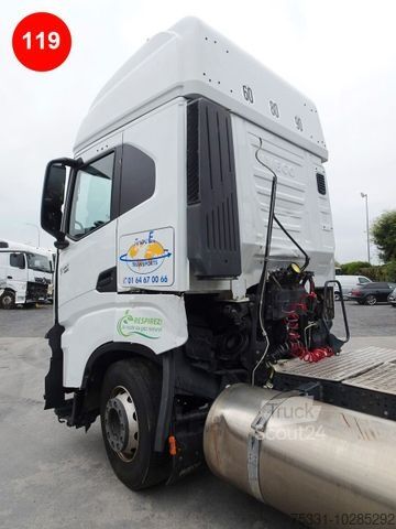 Standard tractor unit IVECO 460 S WAY NP LNG ACTIVE SPACE