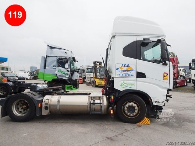 Standard tractor unit IVECO 460 S WAY NP LNG ACTIVE SPACE