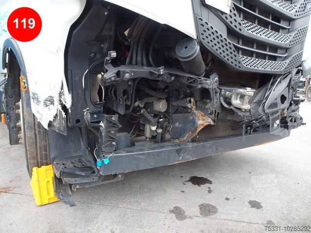 Standard tractor unit IVECO 460 S WAY NP LNG ACTIVE SPACE