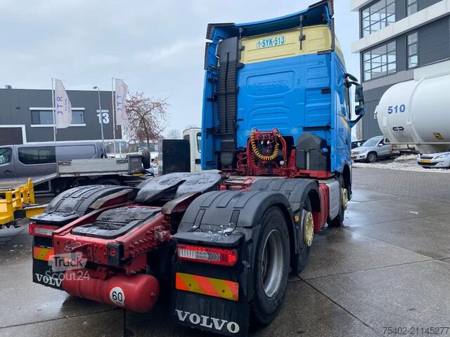 Standartinis-SZM Volvo FH 13.500 Globetrotter / 6x2/4 / 2x Tank