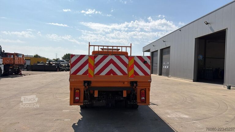 Boîte plate Mercedes-Benz 813 D (EX COMMUNAL / BE TRUCK / PARFAIT ETAT / ...