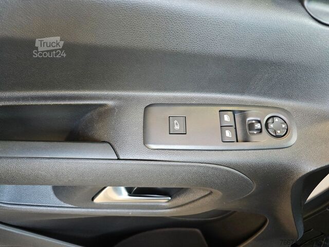 Skåpbil OPEL Combo-e Cargo XL 50-kWh Regalsystem Navi Kamera