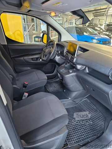 Skåpbil OPEL Combo-e Cargo XL 50-kWh Regalsystem Navi Kamera