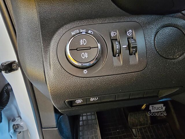 Skåpbil OPEL Combo-e Cargo XL 50-kWh Regalsystem Navi Kamera