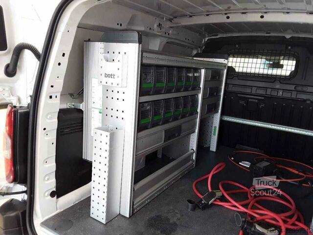 Skåpbil OPEL Combo-e Cargo XL 50-kWh Regalsystem Navi Kamera