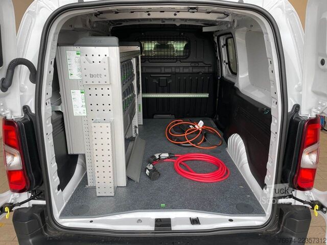 Skåpbil OPEL Combo-e Cargo XL 50-kWh Regalsystem Navi Kamera