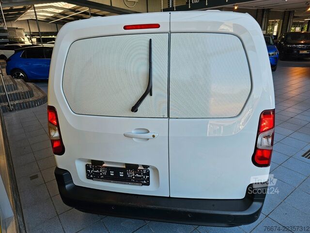 Skåpbil OPEL Combo-e Cargo XL 50-kWh Regalsystem Navi Kamera