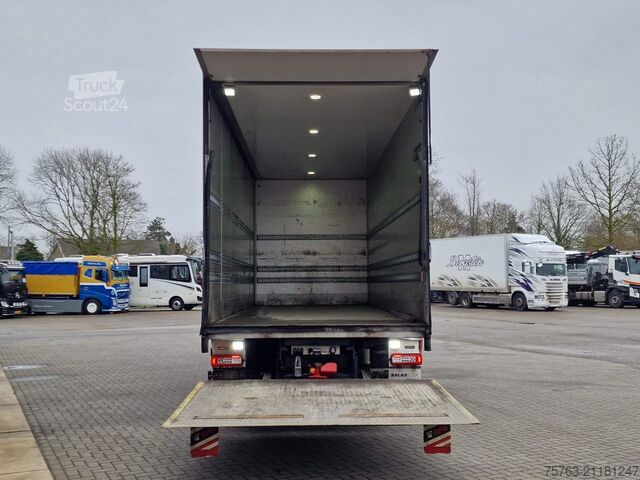 Valise Volvo FM 460 6x2*4 - Box with sidedoors - Loadlift - ...
